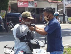Cegah Covid-19, Wartawan Pasbar Bagi-bagi Masker