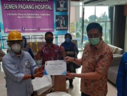 Mulyadi Serahkan Bantuan APD untuk Paramedis SPH