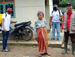 Legislator dan Mahasiswa Semprot Disinfektan Rumah Parga Pasia Laweh