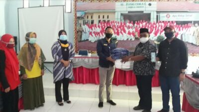 Anggota DPRD Sumbar Salurkan APD untuk Tenaga Medis