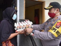 Bakti Sosial Polri, Polres Bukittinggi Bersama Kodim 0304/Agam Bagikan Sebanyak 238 Paket Sembako