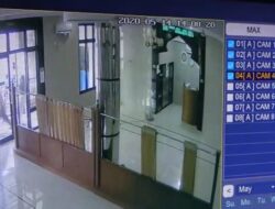 Terpantau CCTV, Aksi Maling Kotak Infak Masjid Da’watul Muslimin Ujung Tanah Gagal