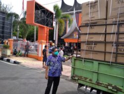 BPBD Sumbar Sebarkan Ribuan Alat Semprot, Disinfektan ke Desa dan Nagari