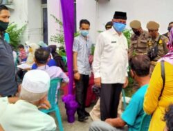 Salurkan Bansos, Walikota Padang Ingatkan Pihak Pos Terapkan Protokol Covid-19