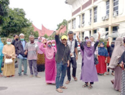 Warga Koto Alam Datangi Kantor Bupati Tuntut Keadilan Pembagian BLT