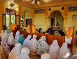 Tidak ke Masjid atau di Rumah, Warga MBA Shalat Id di Mushala