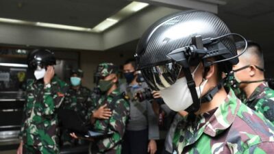 Canggih, Helm TNI AD Ini Bisa Deteksi Suhu Tubuh Hingga 10 Meter
