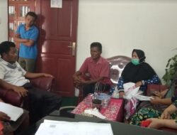 Tak Masuk Daftar Penerima BLT, Ibu-ibu Pakan Rabaa Utara Temui Walinagari