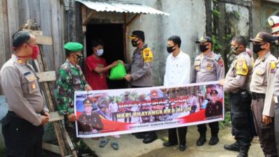 Jelang Hari Bhayangkara, Kapolres Dharmasraya Blusukan Antarkan Sembako