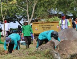 Walikota dan ASN Goro Bersihkan Objek Wisata Talao Pauh