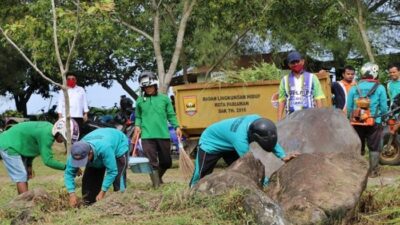 Walikota dan ASN Goro Bersihkan Objek Wisata Talao Pauh