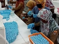Dinas Perkim LH Kota Pariaman Produksi 700 Liter Hand Sanitizer