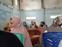 Tidak Terima BLT, Puluhan IRT Bukit Tandang Datangi  Kantor Wali Nagari