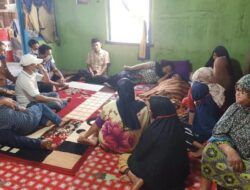 Ketua Tim Relawan Sungai Rumbai Timur Bersatu Bezuk Warga Sakit
