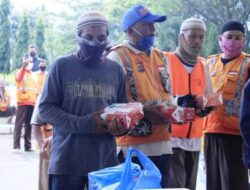 Pemkab Dharsmasraya Beri Makan Siang Gratis untuk Masyarakat