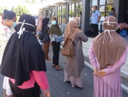 23 Tenaga Kesehatan Puskesmas Barung Barung Belantai Negatif