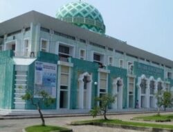Masjid Agung Nurul Iman Kembali Dibuka