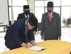 Walikota Serahkan Pengelolaan Pantai Air Manis ke Perusda PSM