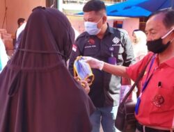 Dapat Dukungan Diskominfo dan BLK , Wartawan Pasaman Bagikan Masker