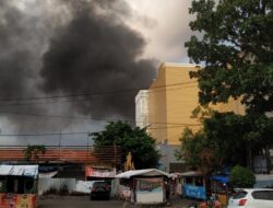 Flash: Kebakaran di Kawasan Pasar Raya Padang