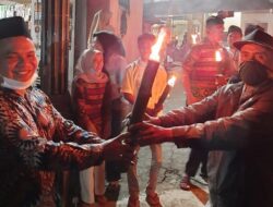 Camat Canduang Lepas Pawai Obor di Kubang Duo Koto Panjang