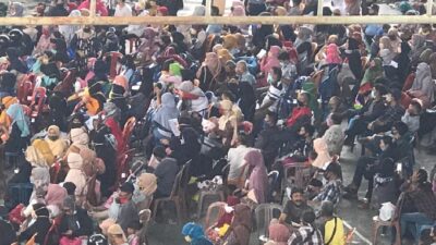 Pembagian Bansos Masih Ada Kerumunan, Gubernur Tegur PT Pos