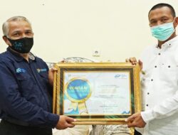 Capai Target Sensus Penduduk Online, Walikota Pariaman Dapat Penghargaan