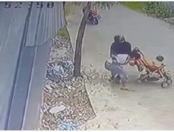 Aksi Begal Payudara Terekam CCTV di Lubuk Kilangan