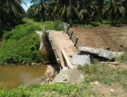 Satu Unit Jembatan Permanen di Nagari Lunang II Ambruk