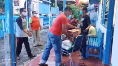 Pemkab Agam Salurkan Bantuan bagi Wartawan yang Jalani Isolasi Mandiri