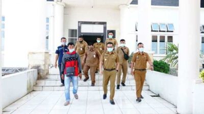 Pjs. Bupati Solsel, Jasman Rizal Tutup Sekolah Antisipasi Memburuknya Wabah Covid-19