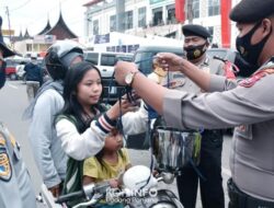 Pemko Padang Panjang bersama TNI/Polri Razia Masker di Sekitaran Pasar Pusat