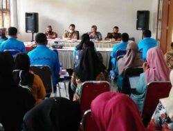 Perangkat Nagari Padang Mantinggi Diberi Sosialisasi Layanan Online Dokumen Kependudukan
