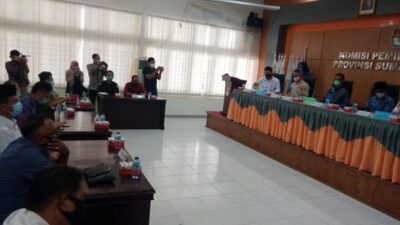 Rapat Pleno KPU Sumbar, Berkas Bapaslon Harus Diperbaiki