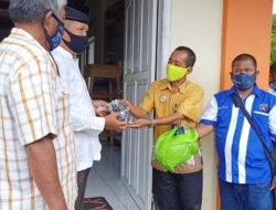 PWI dan BPJS Kesehatan Agam Salurkan Ratusan Masker kepada Jemaah Masjid