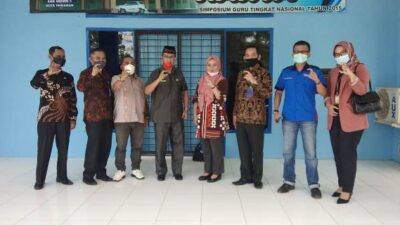 SMK 3 Pariaman Pastikan BOS Terbuka Terang Benderang