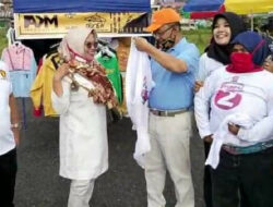 Pedagang Seragam di Padang Panjang Ngadu ke Indra Catri