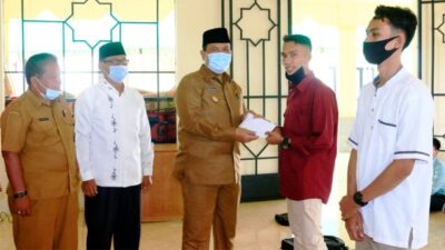 50 Mustahiq Terima Zakat Baznas