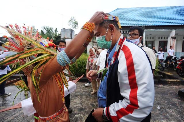 Nasrul Abit Akan Bangun Pabrik Pengolah Pisang di Mentawai  