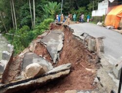 Akibat Curah Hujan Tinggi Dusun Koto Talago Gunung Longsor Hebat