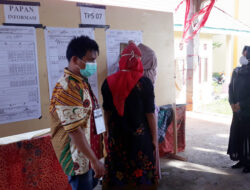 Monitoring di Pessel, Elly Yanti : Petugas dan Pemilih Sadar Terapkan Protokol Kesehatan