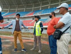 Tanam Rumput Stadion Utama Sumbar Dikebut Pengerjaannya
