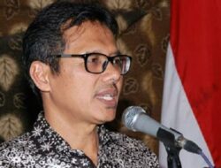 Usai Jadi Gubernur, Irwan Prayitno Segera Dikukuhkan Jadi Guru Besar Luar Biasa UNP