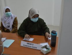 Hingga Hari Ini, Sudah 447 Orang Nakes yang Divaksin di Padang Panjang