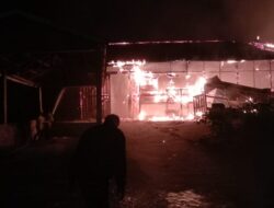 Heler Warga Tanjung Bonai Terbakar, Kerugian Rp500 Juta