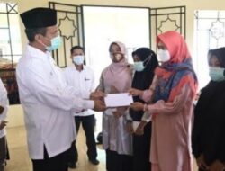 280 Guru Honorer PAUD Terima Zakat dari Baznas Kota Pariaman