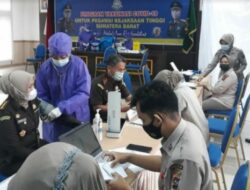 Pegawai Kejati Sumbar Jalani Vaksinasi
