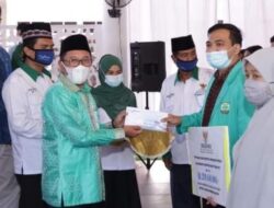 Baznas Tanah Datar Salurkan Bantuan Pendidikan untuk Mahasiswa