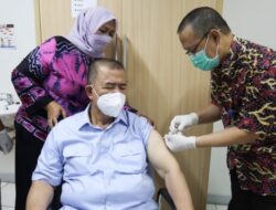 Nasrul Abit Jadi Duta Vaksin Lansia