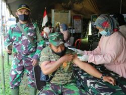 Anggota Satgas TMMD Kodim 0308/Pariaman Ikuti Vaksinasi